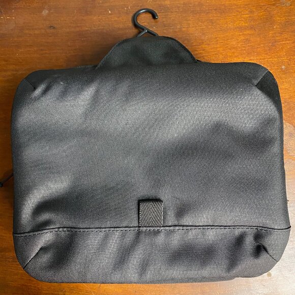 Eagle Creek Pack-It® Trifold Toiletry Kit - Picture 6 of 12